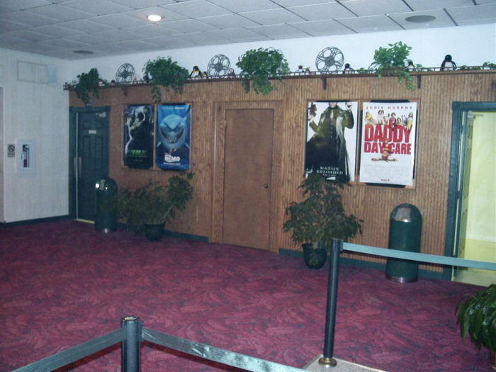 Cinema One (Cedar Street Cinemas) - JUNE 2002 (newer photo)
